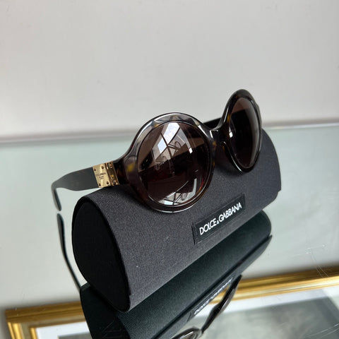 Óculos Dolce Gabbana Preto DG 4331 com detalhe Dourado e Lente Oval