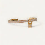 Bracelete Hermès Pavê Kelly Clochette Cuff em Ouro Rose 18k Cravejada em Brilhantes.