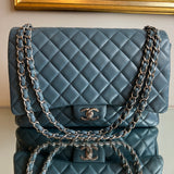 Bolsa Chanel Maxi Couro Lambskin Azul Ferragem Prata