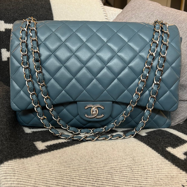 Bolsa Chanel Maxi Couro Lambskin Azul Ferragem Prata