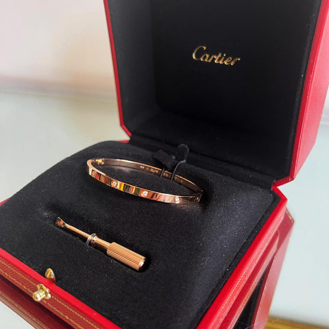 Pulseira Cartier Love em Ouro Rose com 10 Diamantes