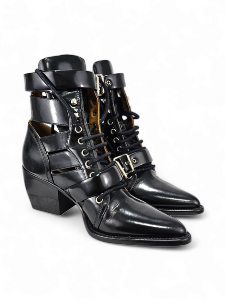 Bota Chloè em Couro Preto