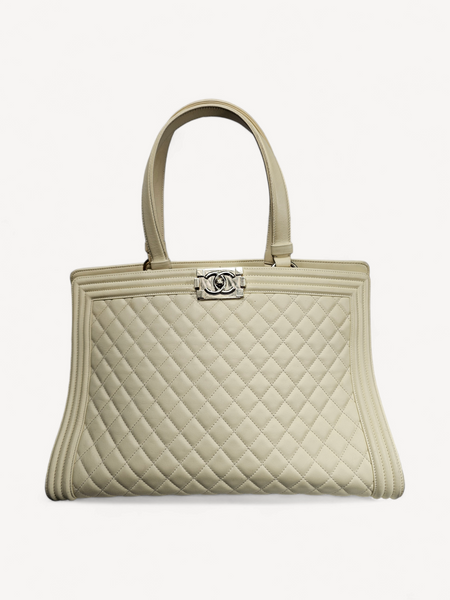 Bolsa Chanel Boy Off White com Ferragem dourada