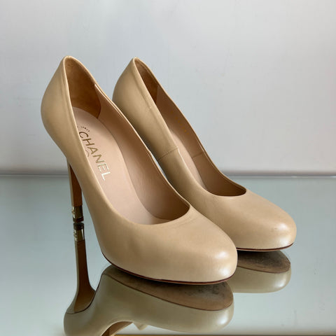 Scarpin Chanel Couro Bege